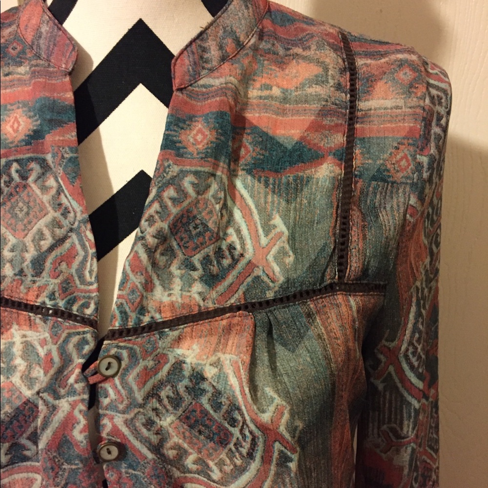 BEAUTIFUL SOUTHWESTERN STYLE BLOUSE